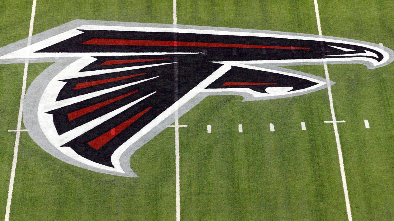 An 11th-Round Linebacker Who Became the Falcons' Center for 18 Years: Jeff Van Note Dies at 80